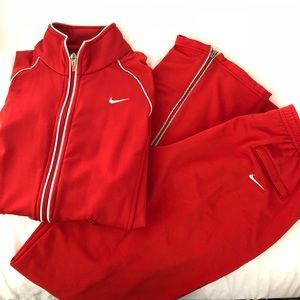 Nike women’s tracksuit